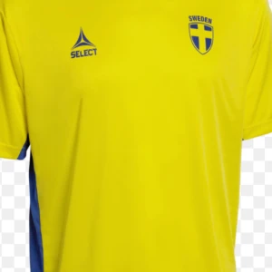 Gul fotbollströja från Select - Säljer en gul fotbollströja från Select med blå detaljer och Sverige-emblem på bröstet. Tröjan är kortärmad och perfekt för fotbollsfans. Passar bra för träning eller att heja på ditt lag!