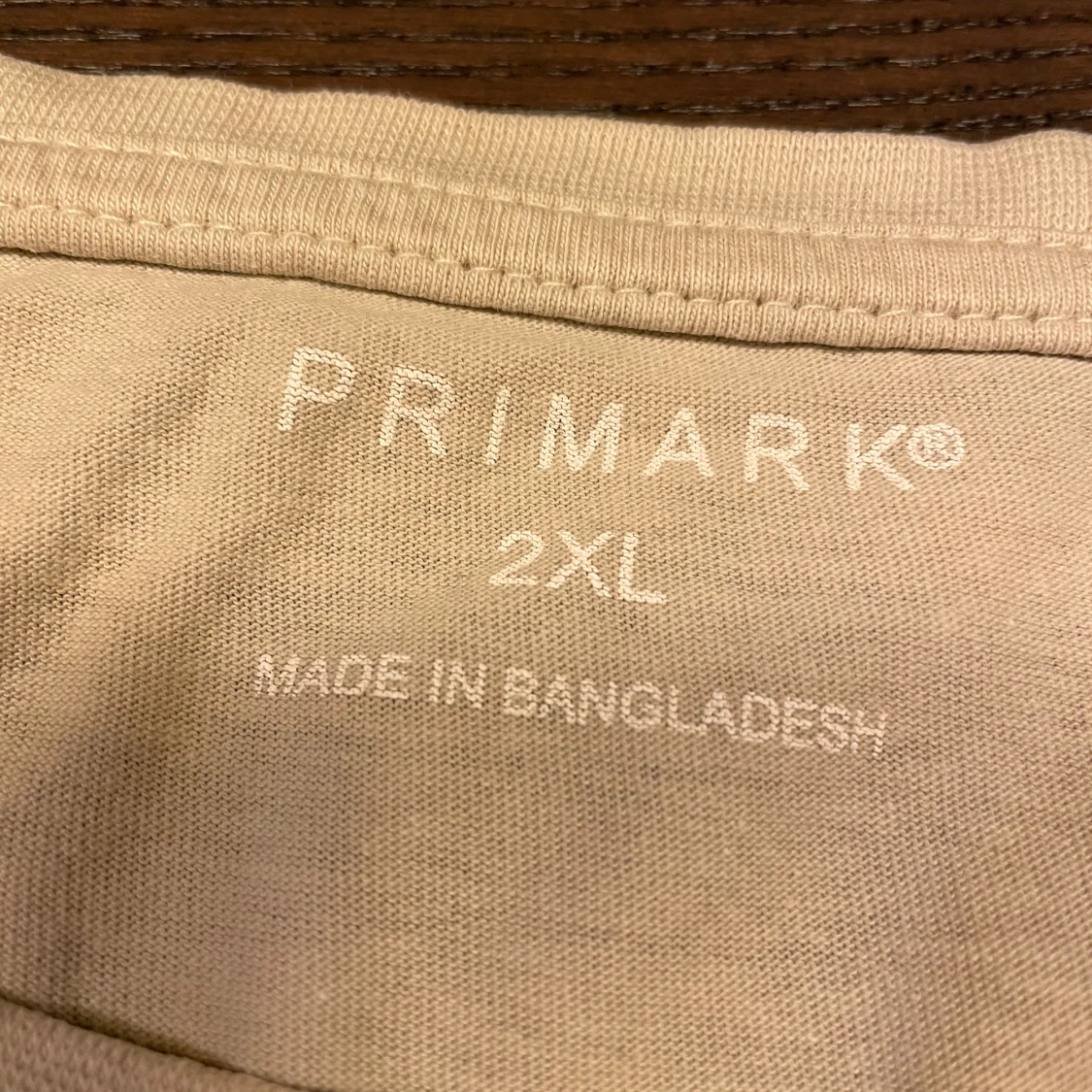 Beige t-shirt från Primark - 90