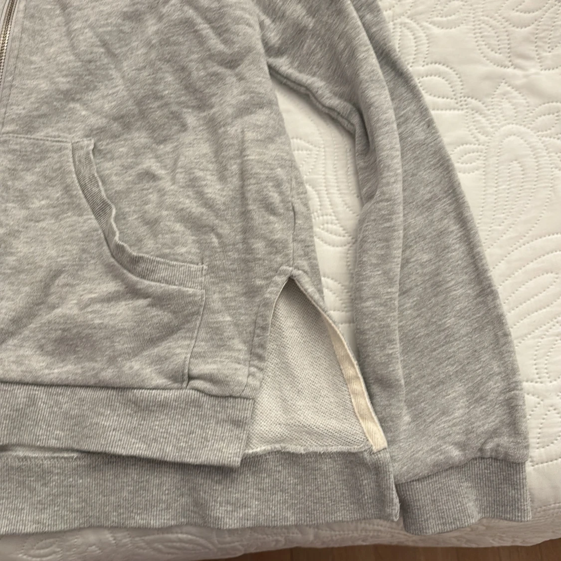 Grå hoodie från Lindex - 93