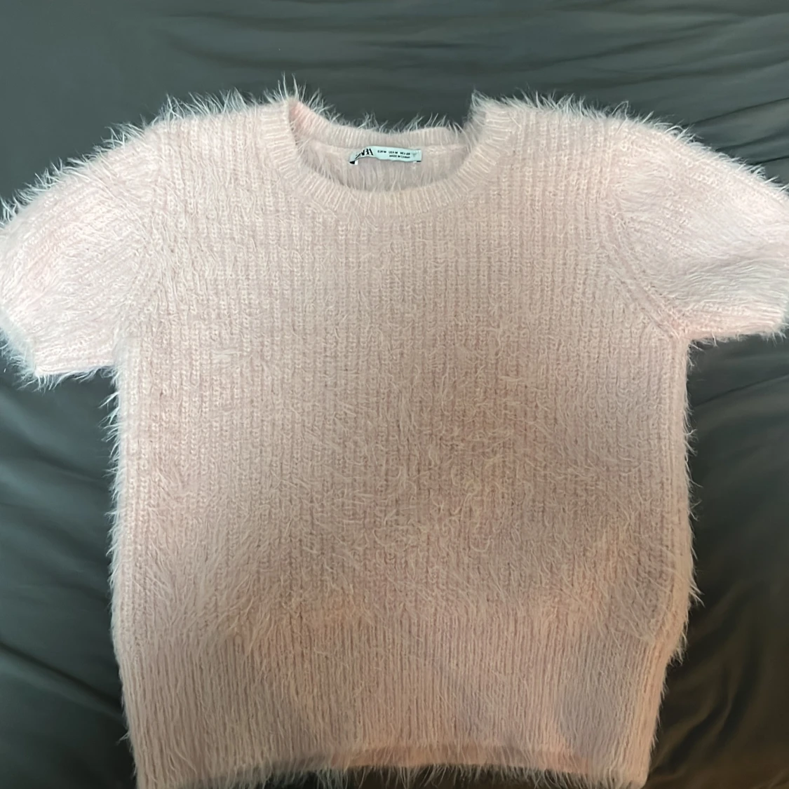 Ljusrosa fluffig tröja från Zara