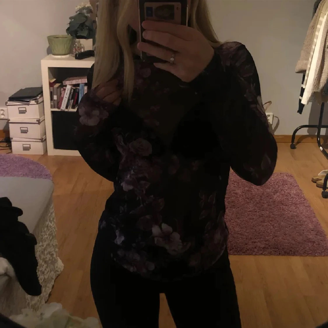 Blommig långärmad topp