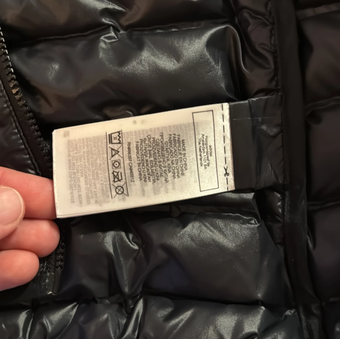 Svart dunjacka från Adidas - 92