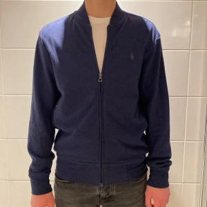Ralph lauren zip - Ralph lauren zip | strl: xs | skick: 10/10 | Kan gå ner i pris vid snabb affär🤝| Nypris: 2700