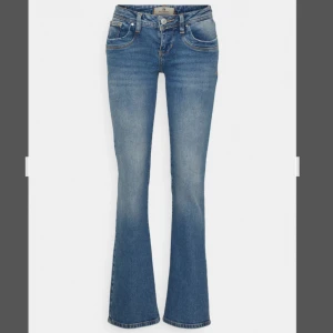 LTB Valerie Jeans - Lågmidjade bootcut jeans från LTB i modellen ”Valerie”. 💕