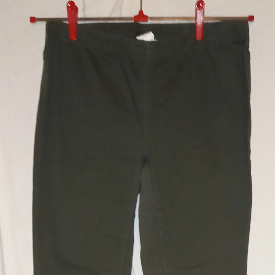 Mörkgröna leggings från Pieces