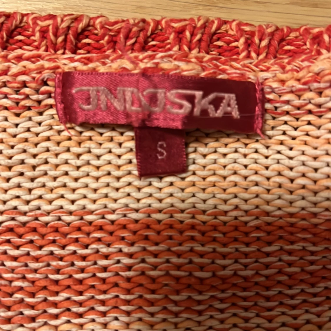 Randig stickad tröja från Indiska  - 90