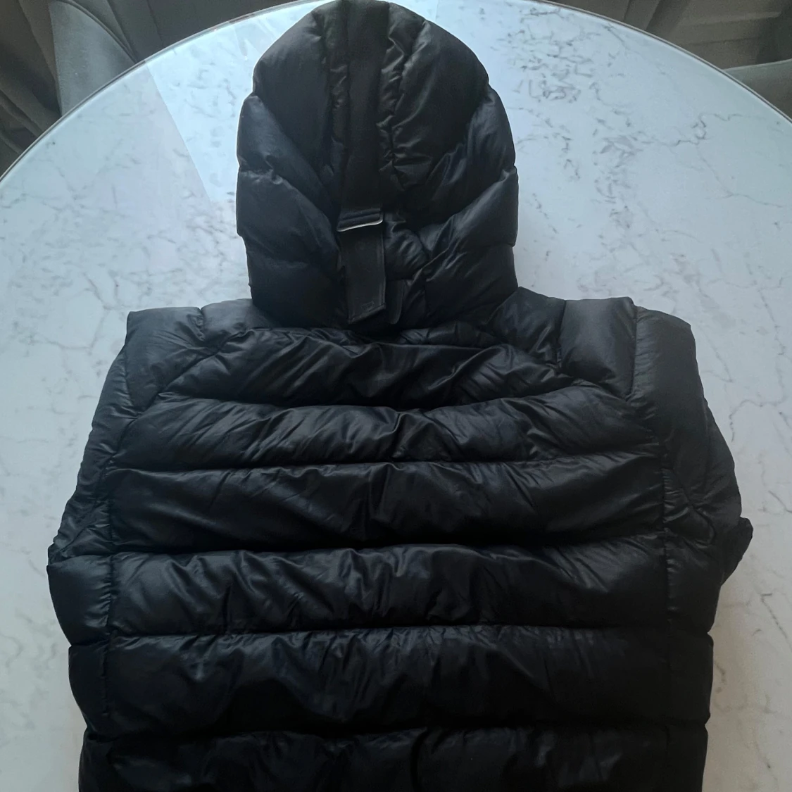 Svart dunjacka från Peak Performance - 4