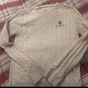 Kabeltröja från Bondelid Stl S - Ny kabeltröja från Bondelid stl S, aldrig använd. 