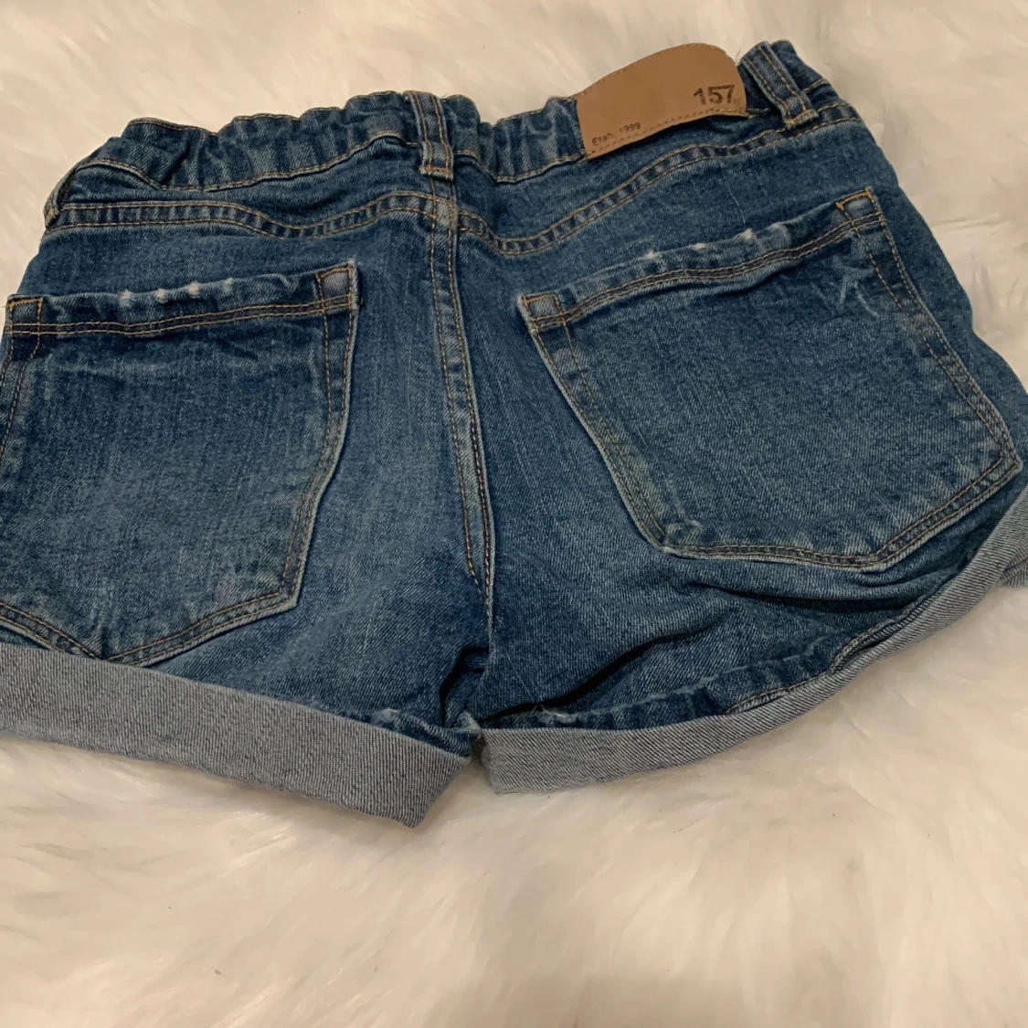 den är i bra skick och är i färgen mörk blå - 90