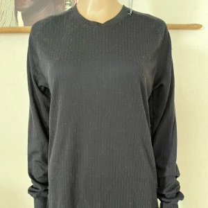 Underställ tröja vintertröja  - Noppig i övrigt inget att anmärka 