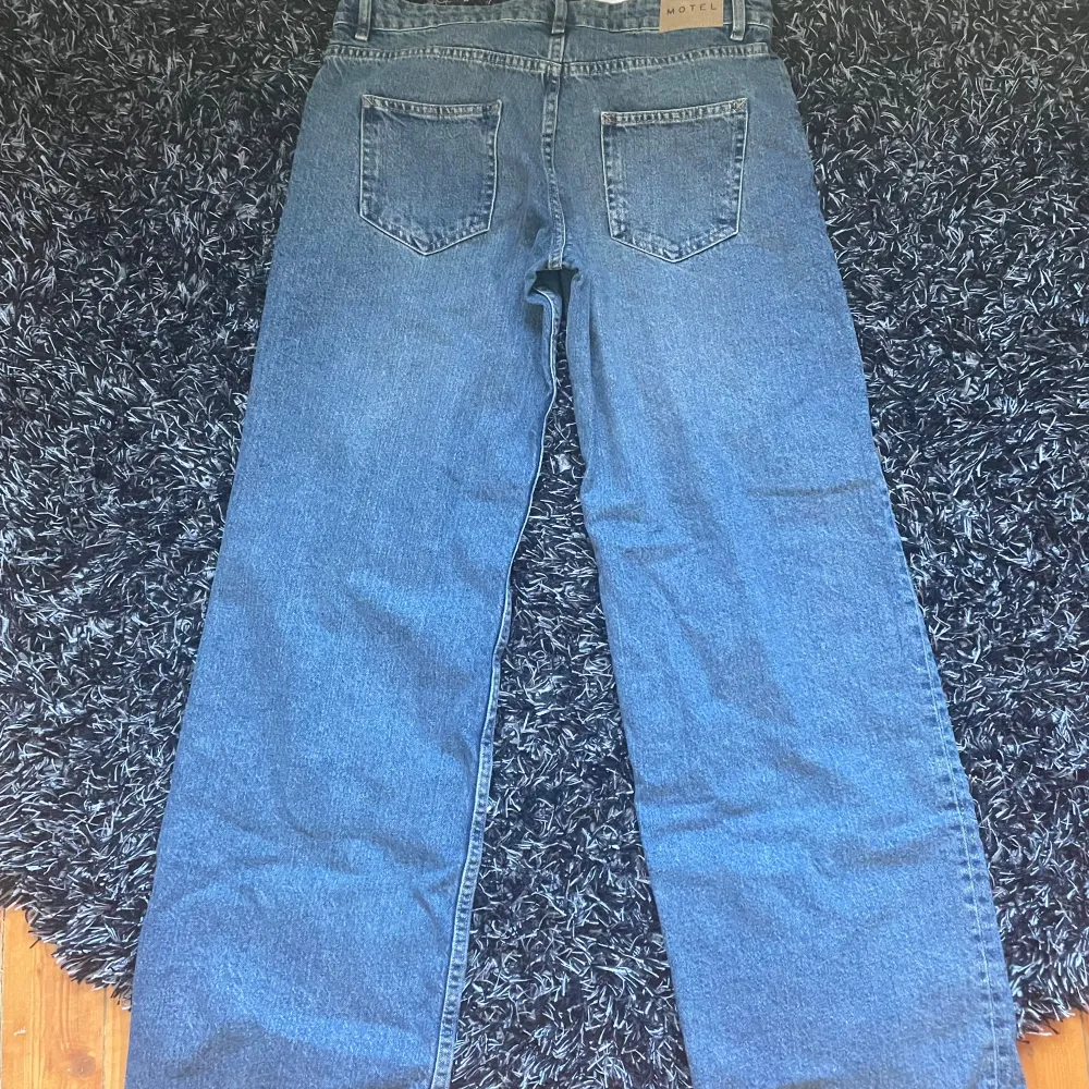 Liten i storleken sskulle säga att den snarare är storlek W28 L32. Helt nya med lapp kvar aldrig använda. . Jeans & Byxor.