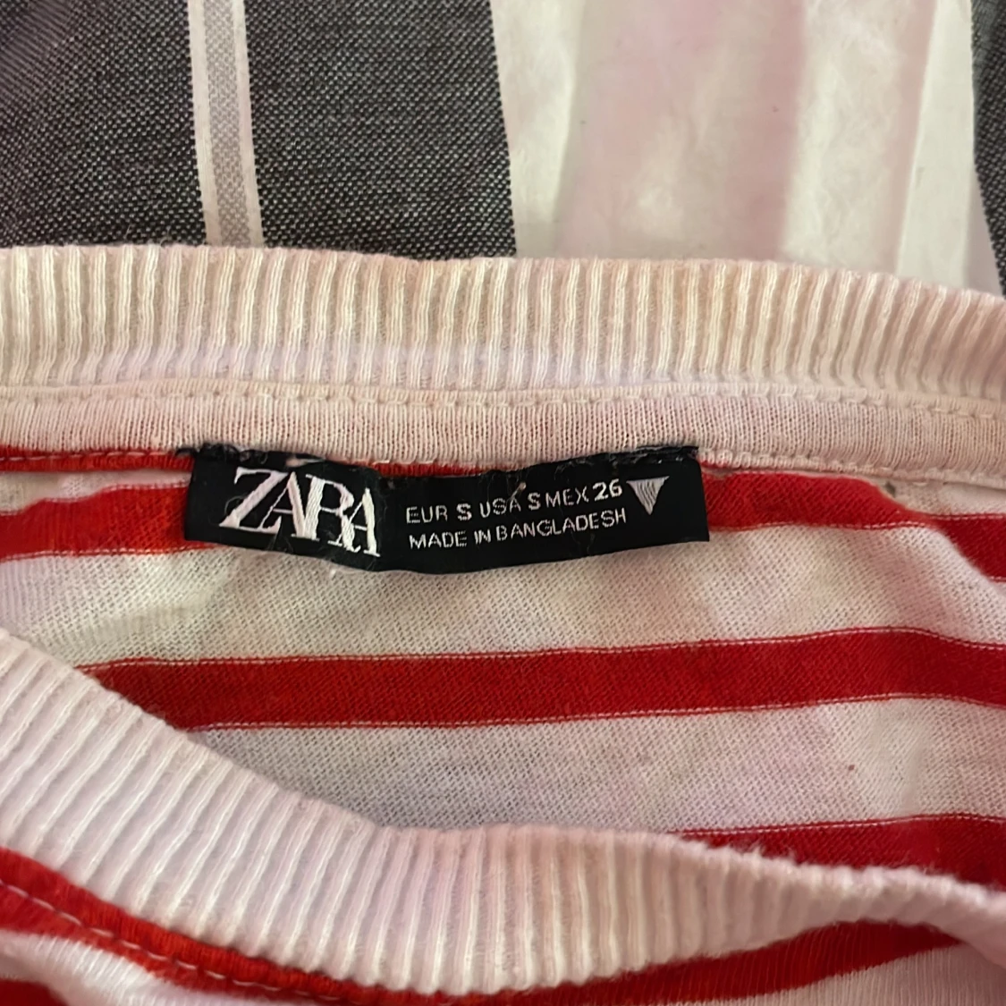 Randig T-shirt från Zara - 91