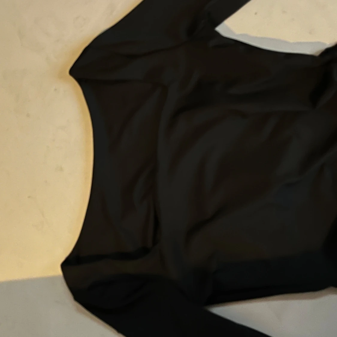 Svart långklänning med knytband - 91