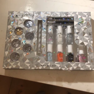 Depend nail art det 👍 - Ett helt nytt depend nail art set.Nypris 239 kr.🥰