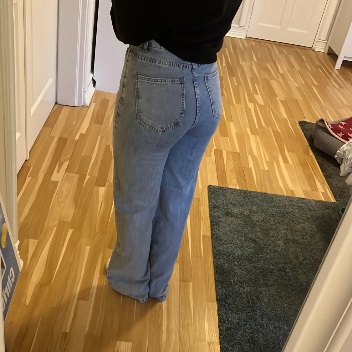 Ljusblå högmidjade jeans  - 90