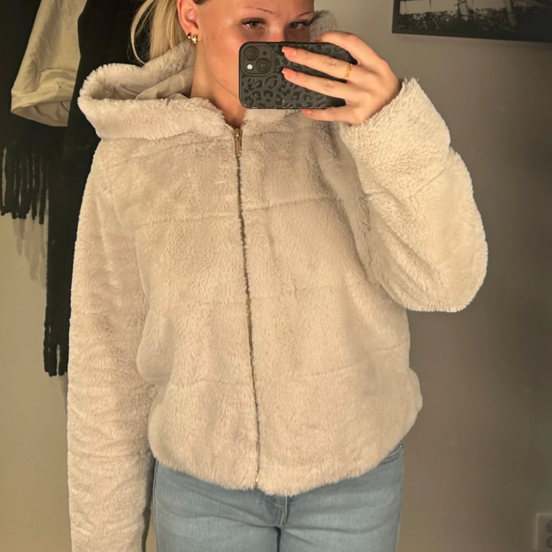 Beige teddyjacka med huva - 1