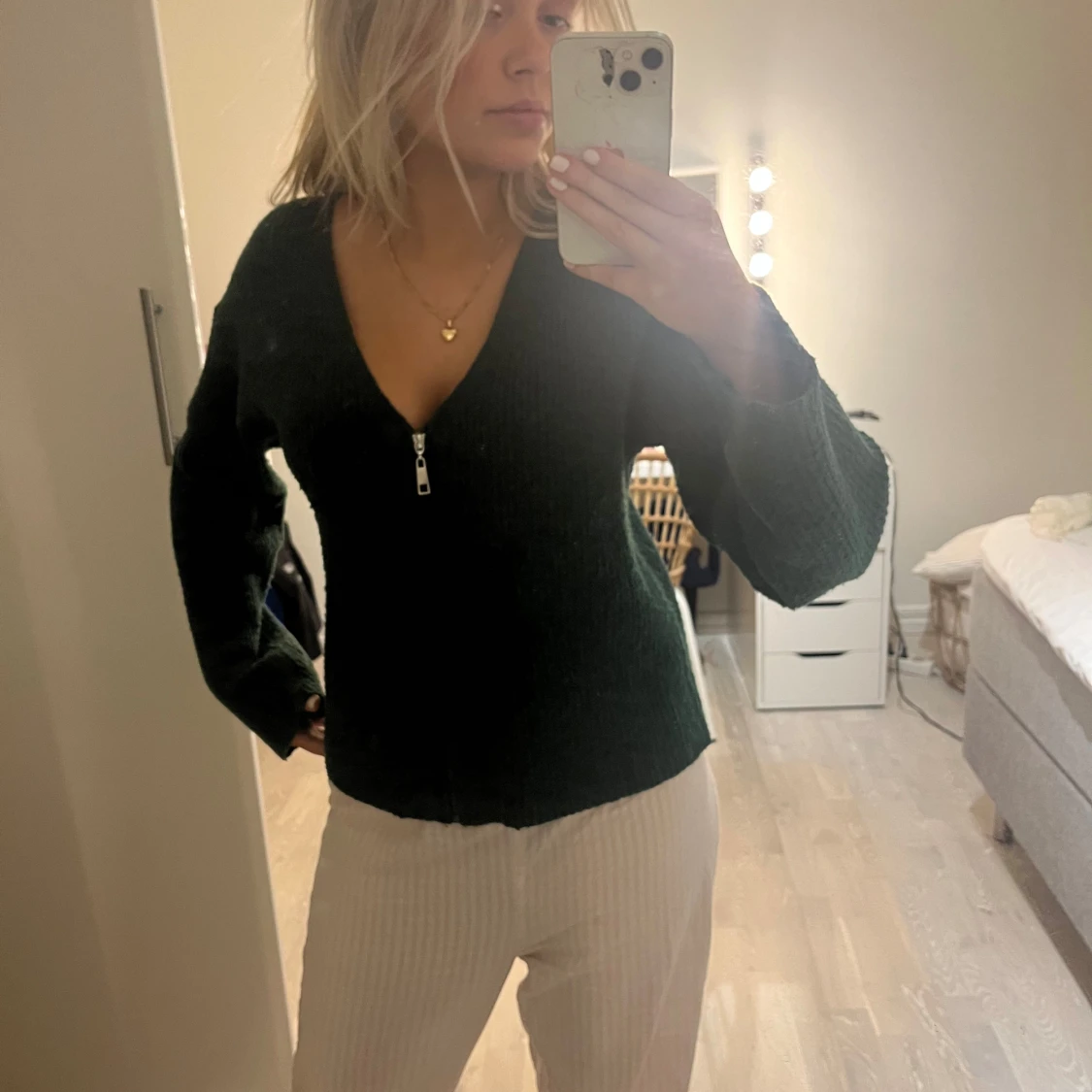 Mörkgrön ribbad kofta från Pieces - 1