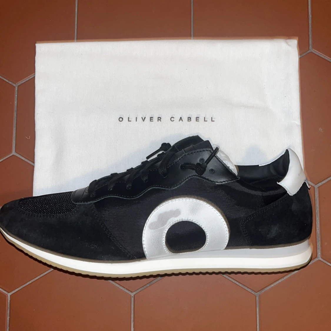 Oliver cabell runner daybreak - 1