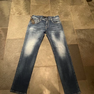 Nya Replay anbass med prislapp kvar - Säljer helt nya replay byxor i storlek 30/32 pris kan diskuteras