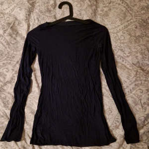 Intimissimi ultralight kashmir - Inga hål men lite nopprig, i fint skick. Säljer för att den inte kommer till användning😊köptes ny för 569 kr🌸