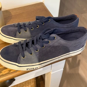 Polo Skor Stl 44🩵🩵🩵🩵🩵🩵 - Mycket bra skick🩵🩵🩵🩵🩵🩵🩵🩵🩵 