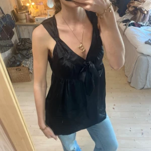 Topp - SUPER snygg topp!!💕💕tryck gärna på köp nu❣️❣️