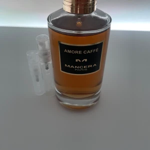 Amore Caffè parfym från Mancera - Säljer 2 5 10ml för 39/79/150prover/samples av  Amore Caffé En väldigt mysig och god doft med noter av fylligt kaffe, karamell, vanilj och vaniljglass det är en riktig bra sofistikerad gourmand doft perfa för höst o vinter🍨☕️🍮(Skriv vid minsta fråga)