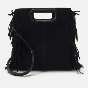 maje väska - svart snygg maje väska som inte kommer till användning längre. har tecken på användning men inte sliten, kolla andra bilden. ett band följer även med. nypris över 2000, kom med prisförslag!!