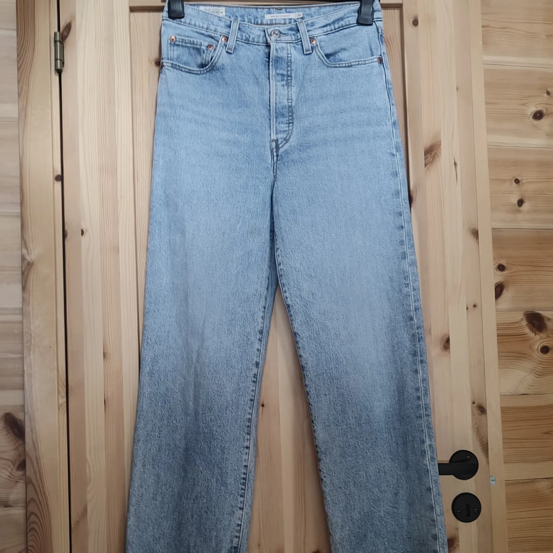 Levis Ribcage Straight