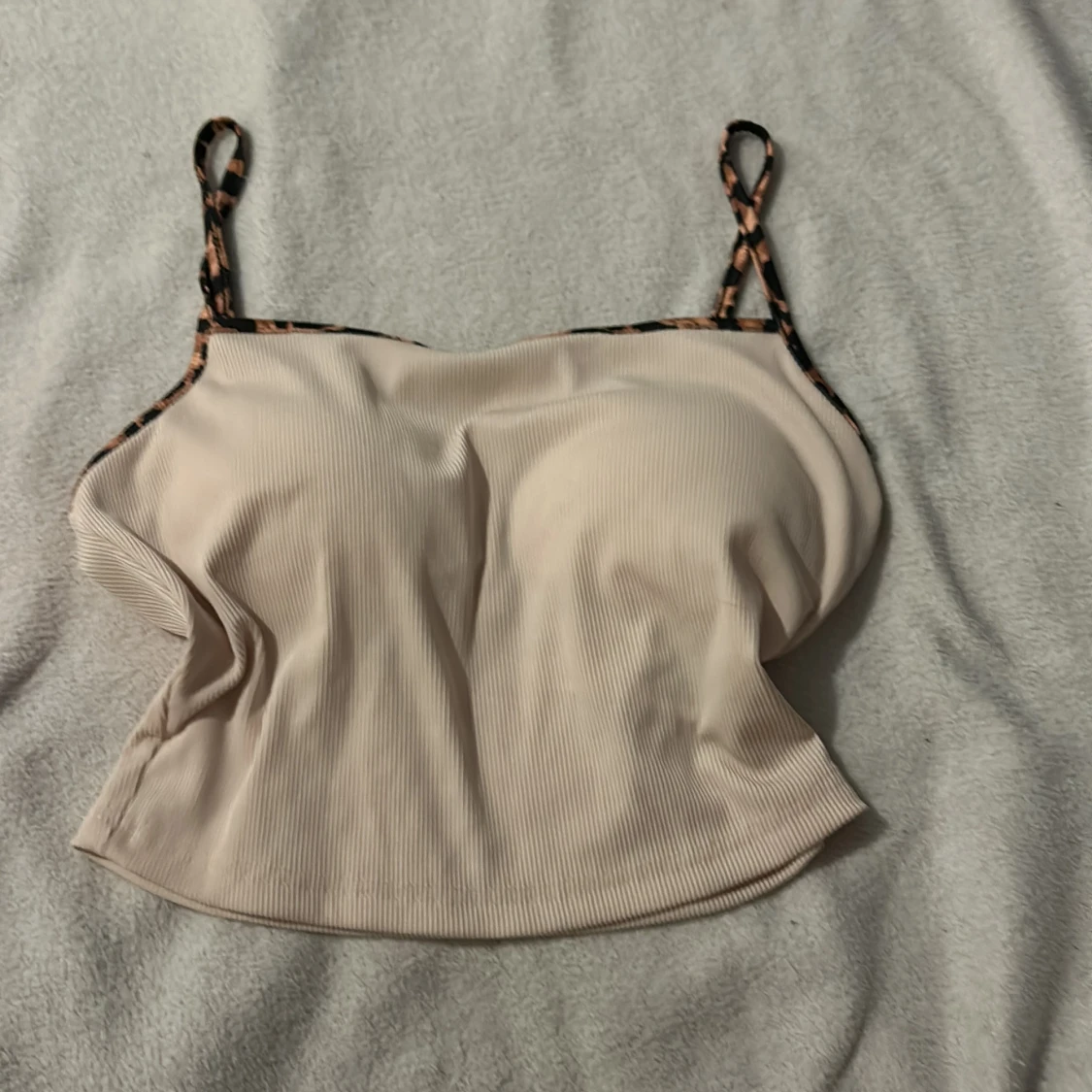 Beige ribbad linnetopp från Shein