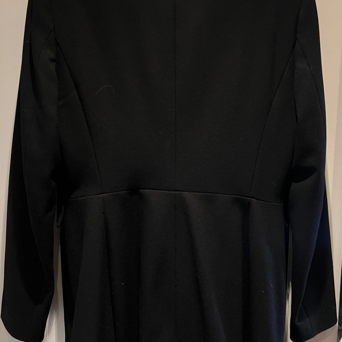 Svart kavaj med knapp - 3