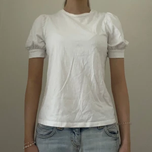 T-shirt med puffärm - Supersöt T-shirt med puffärm☺️💕