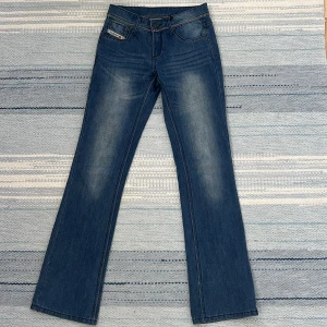 Diesel jeans - Jättesnygga jeans från Diesel, tyvärr för små för mig!