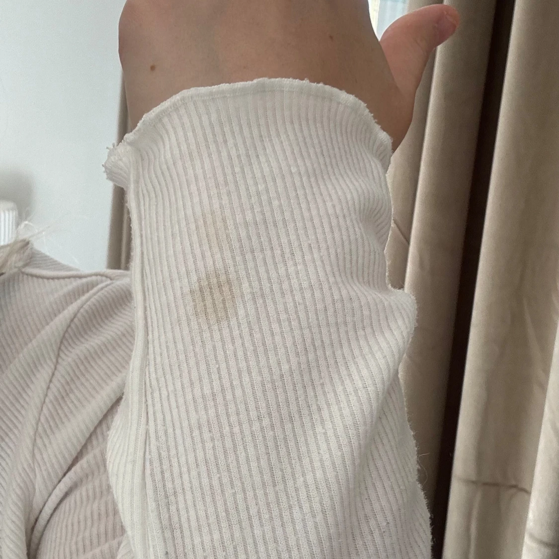 Tröja - M - OBS FLÄCK - 91