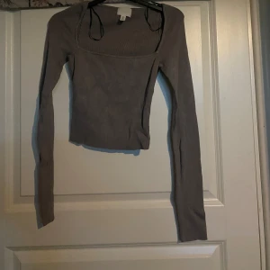 Tröja  - Grå grön Tröja "ribbad"