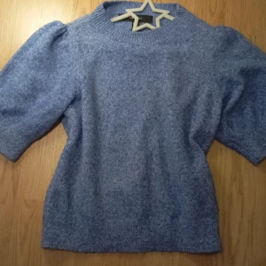 Vero moda tröja - Stickad kortärmad tröja storlek XS.