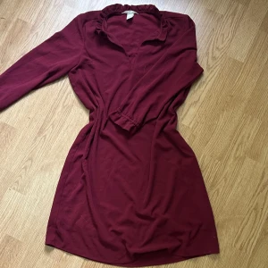 Röd klänning  - Fint skick!