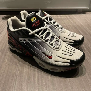 Nike Air Max Plus 3 - Nyskick storlek 46 men små i storleken, kvitto och låda finns ej, nypris 2400.