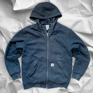 Carhartt jacka - Carhartt jacka i väldigt bra skick. Vintage rare jacka. För verklig fashionistat. Mer information, bilder och prisdiskussion i dm. Äkta 