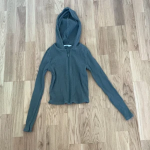 Tröja - Grön zipup från H&M 