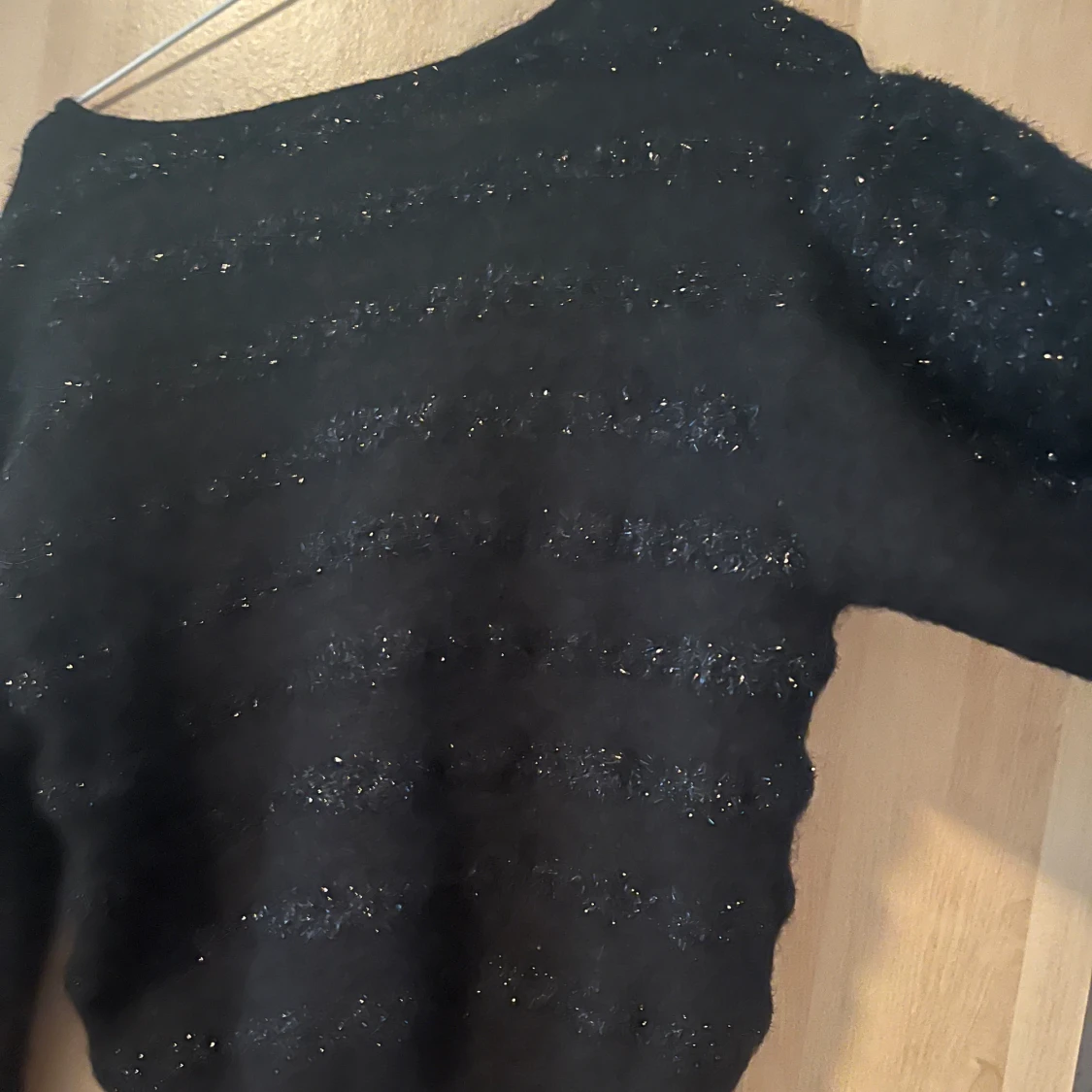Glittrig tröja  - 91
