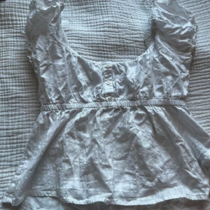 Hm topp - Säljer denna fina topp från HM!! 