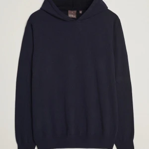 Oscar Jacobson Casmire Hoodie - Alldeig använd för den var för liten, och efterblivna dumma jag tog bort alla lapparna ifrån den så jag inte kunde lämna tillbaka den. 