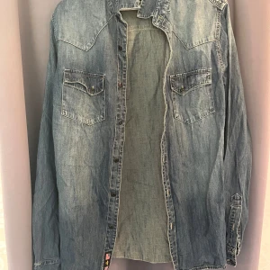 Jeans skjorta - Jeans skjorta