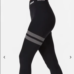 Stronger tights - säljer dessa snygga tights pga ingen användning tyvärr. använda fåtal gånger och som nya! skriv för mer bilder på 💗💗