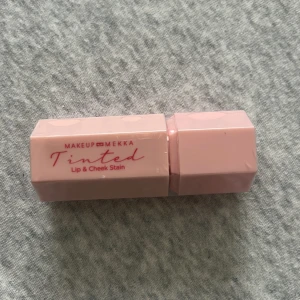 Makeup Mekka tinted lip Cheek stain - Färg berry, oöppnad