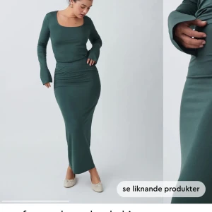 kjol - helt ny kjol ifrån gina som ligger kvar i originalförpackningen🩷 nypris 300 men slutsåld på rea för 90 just nu!!