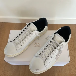 Oliver Cabell - Sprillans nya Oliver Cabell low 1 belmont. Ej använda då de var för små.  