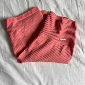 Tränings shorts  - Rosa tajta tränings shorts som är i bra skick 