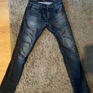 Säljer ett par Replay jeans  - Säljer ett par replay jeans använder inte dom längre äkta 9-10 Skick✅storlek 31👐